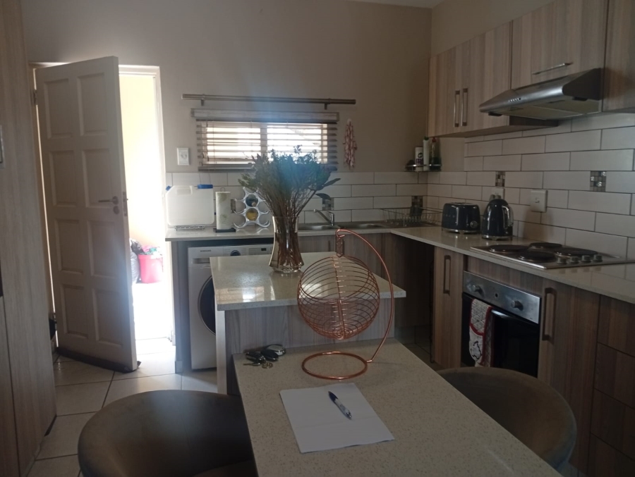 2 Bedroom Property for Sale in Waterval East North West